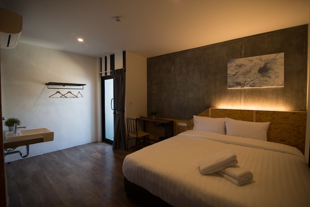 The Arbern Hostel x Bistro 17/50