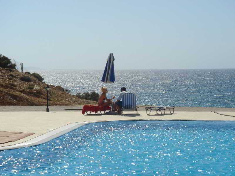 Royal Beach Hotel 41/53
