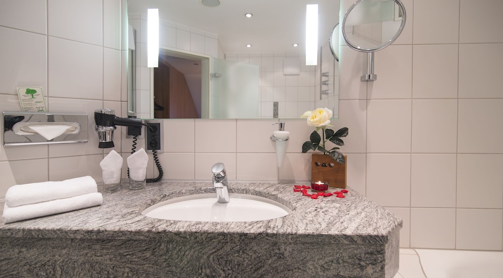 Hotel Vierjahreszeiten Iserlohn 50/50