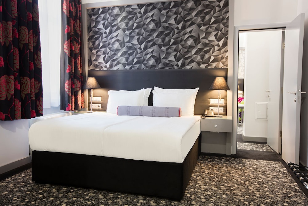 CENTRAL HOTEL SARAJEVO 10/50