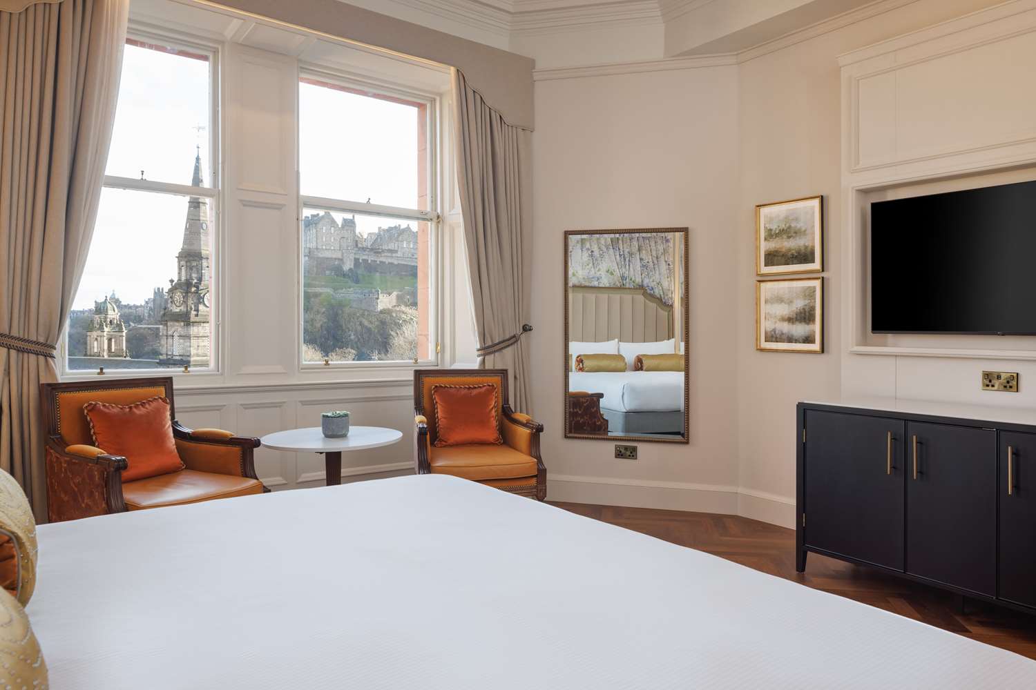 Premier, King Bed, Castle View