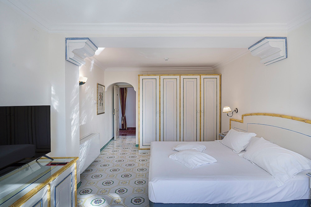 GRAND HOTEL IL MORESCO 15/72