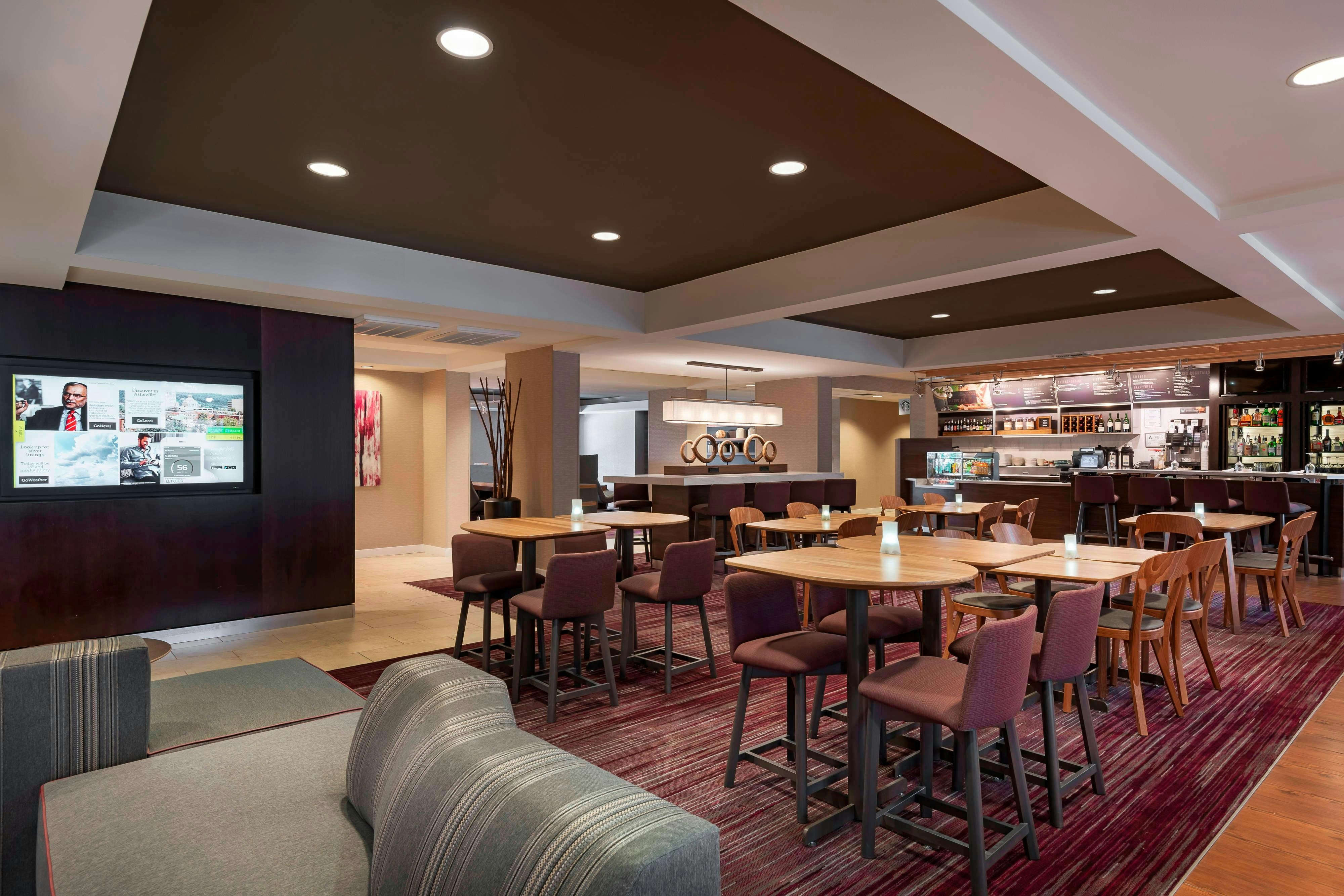 Courtyard By Marriott Asheville 32/39