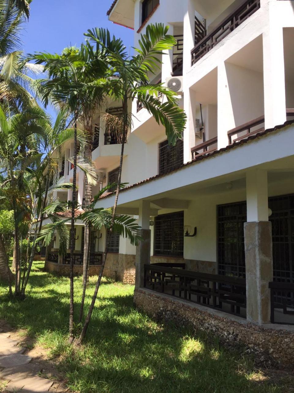 BAOBAB HOLIDAY RESORT 50/56