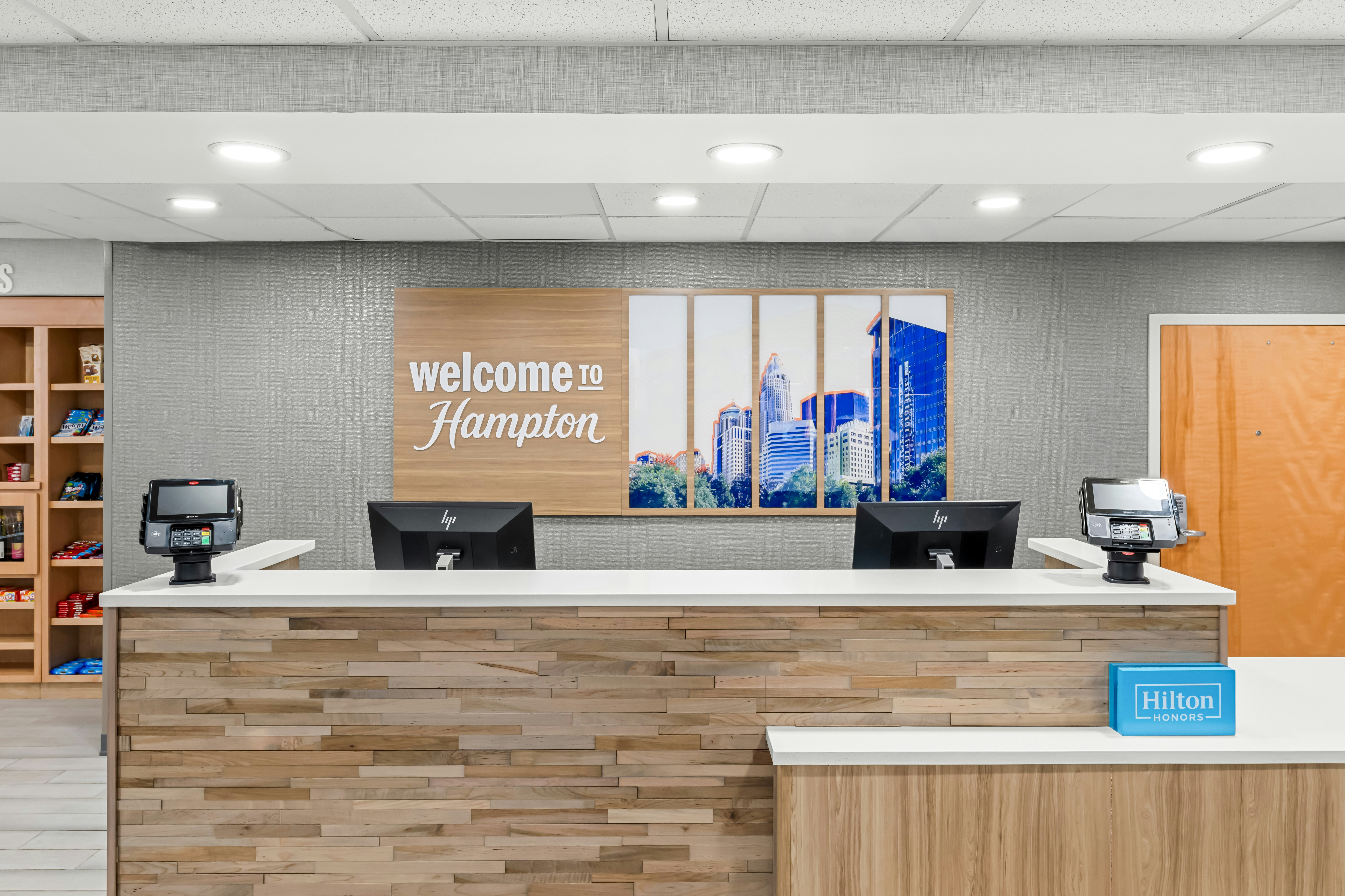 Hampton Inn and Suites Charlotte Airport 7/63