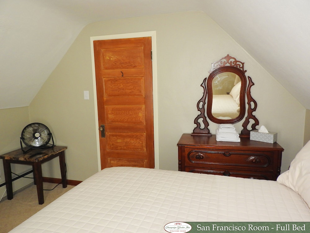 Champaign Garden Inn 15/50