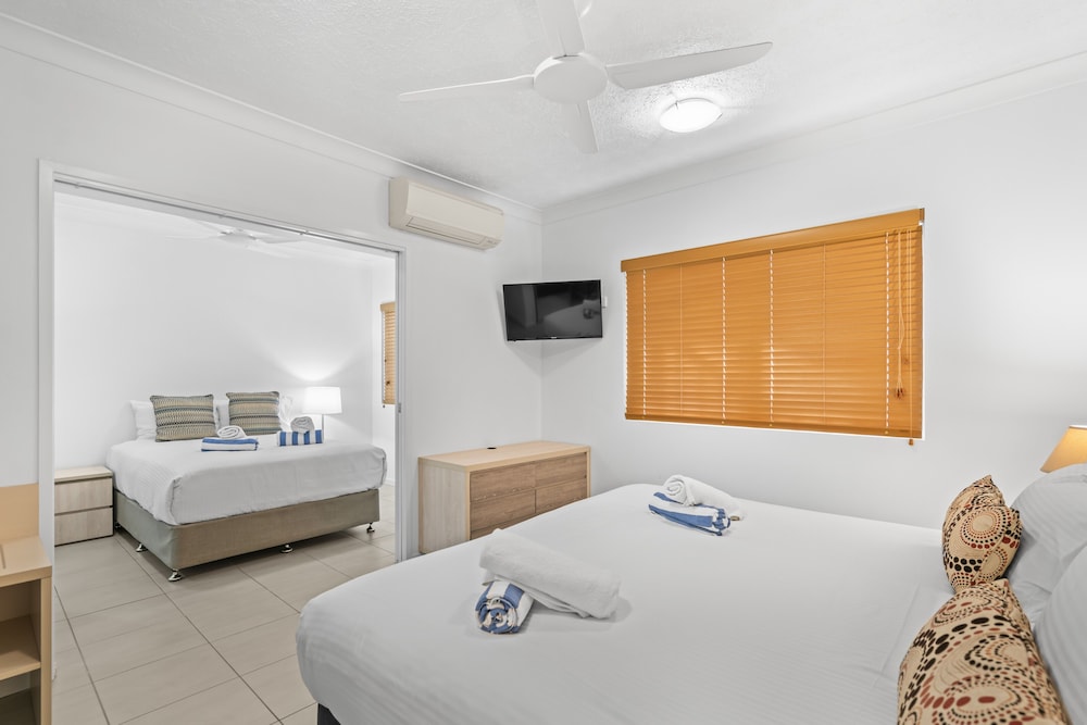 Silkari Lagoons Port Douglas 22/67