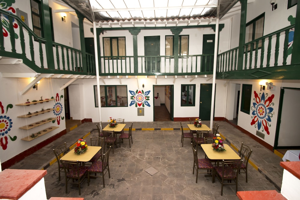 Cusco Plaza Nazarenas 42/71