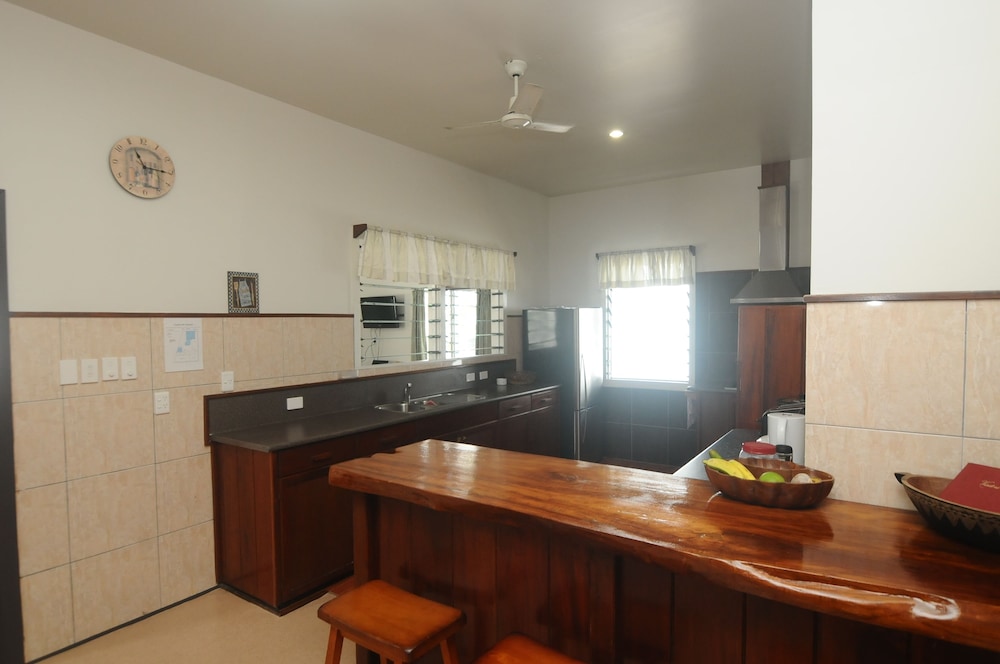 Talofa Inn 5/50