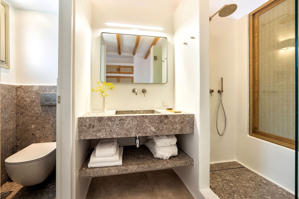 غرفة سوبيريور بسرير كوين بحوض جاكوزي، Anemomylos Residence 3/5