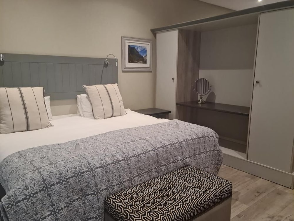 Du Kloof Lodge 11/22