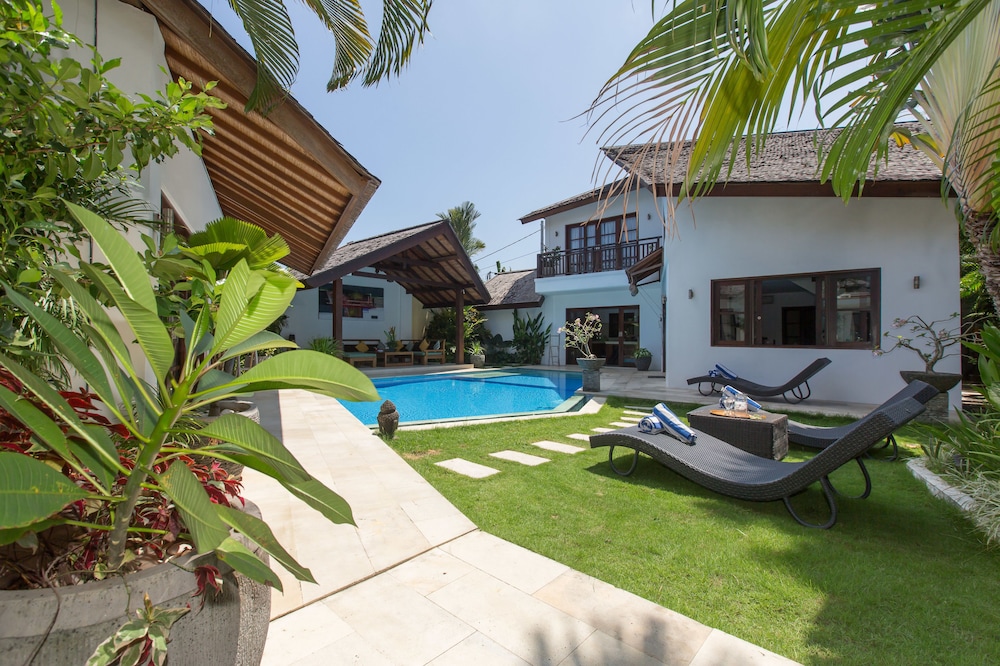 Villa Origami By Nagisa Bali 58/68