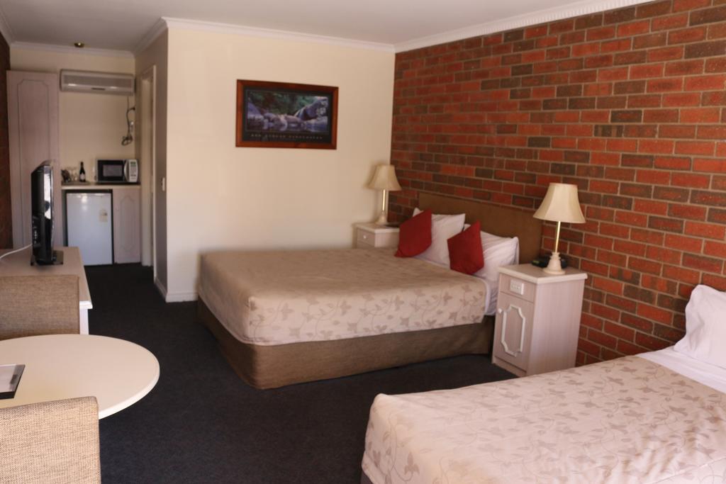 BENDIGO HAYMARKET MOTOR INN 17/27