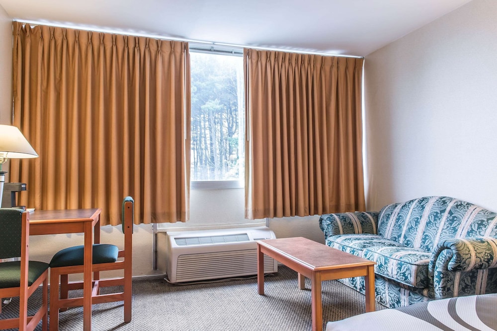 Quality Inn Hermitage South 35/48