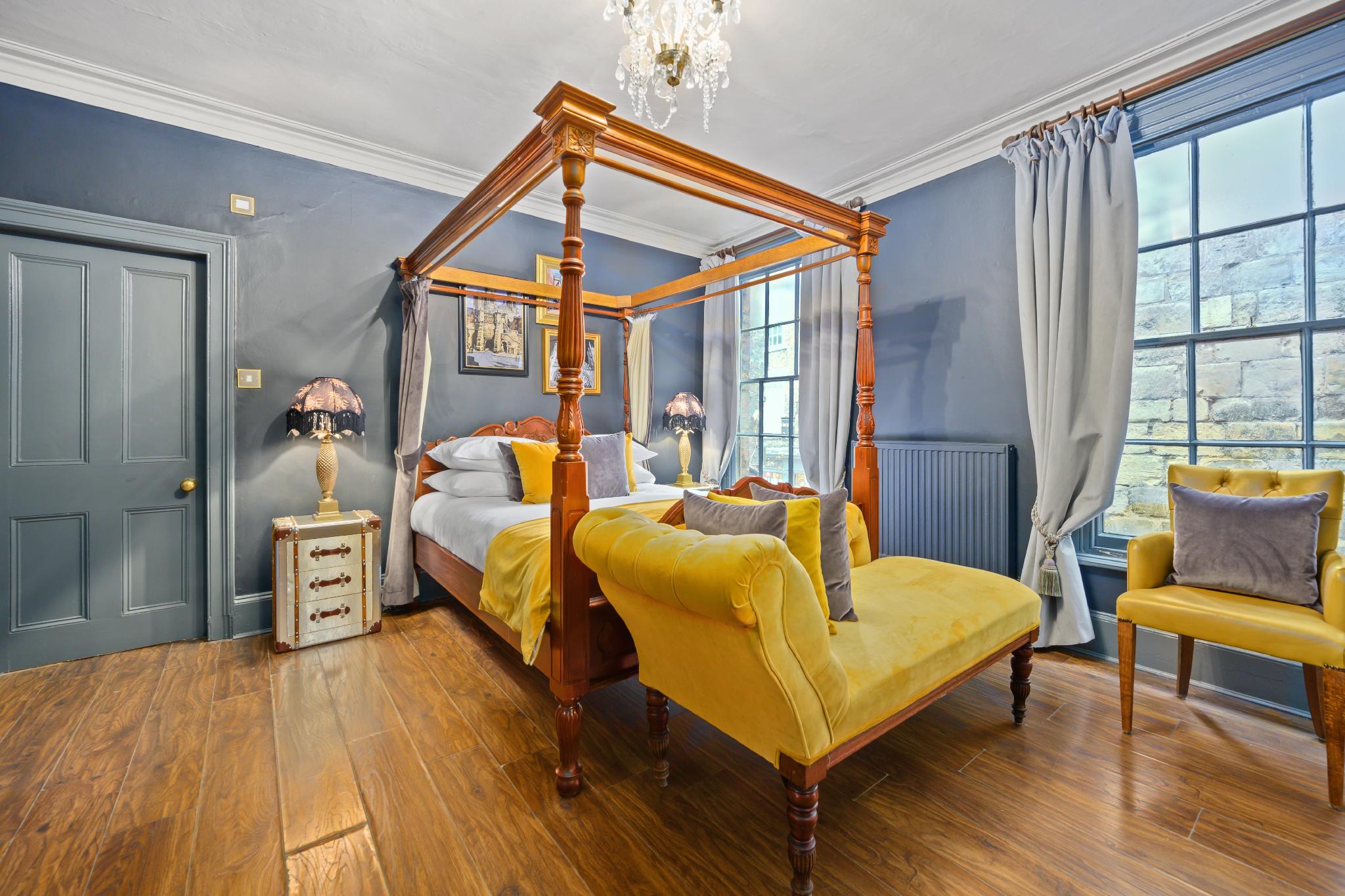 Four Poster