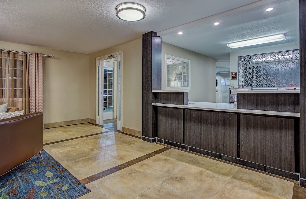Candlewood Suites Louisville Airport, an IHG Hotel 6/39