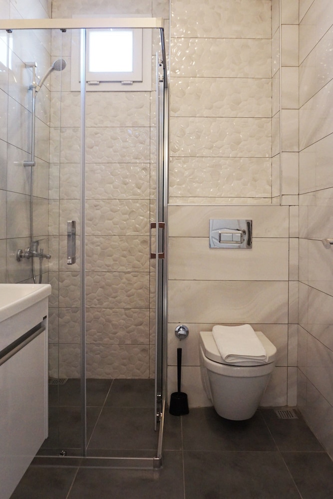 Daphnis Hotel 45/46