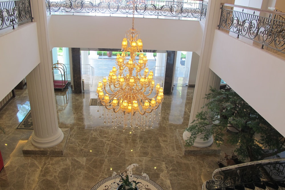 The Sahira Hotel 10/40