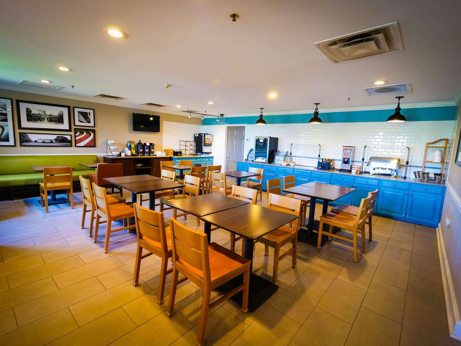 Country Inn & Suites by Radisson, Burlington (Elon), NC 15/19