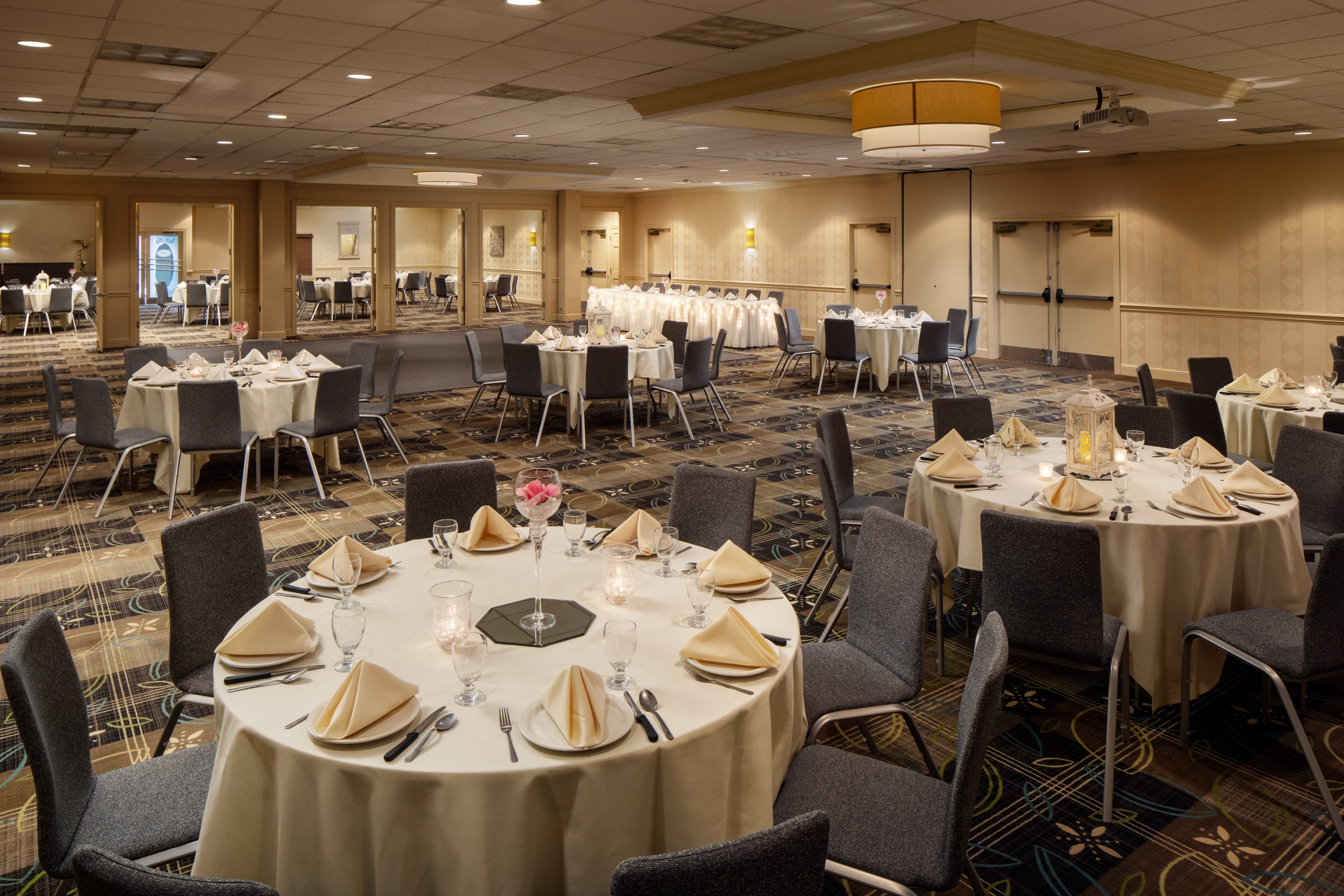 Holiday Inn Weirton Steubenville Area an IHG Hotel 47/78