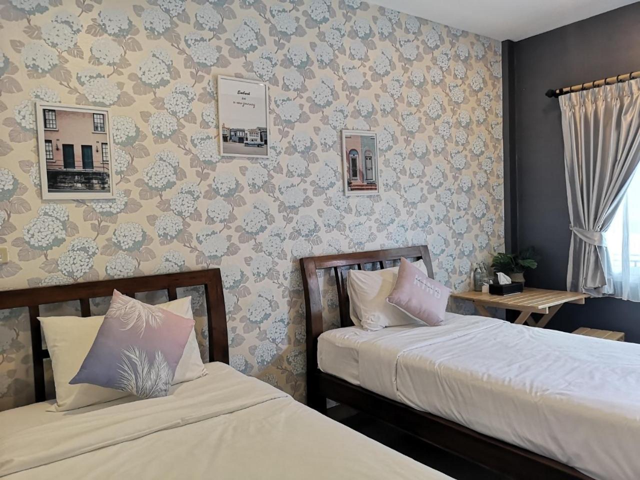 STANDARD, TWIN BEDS