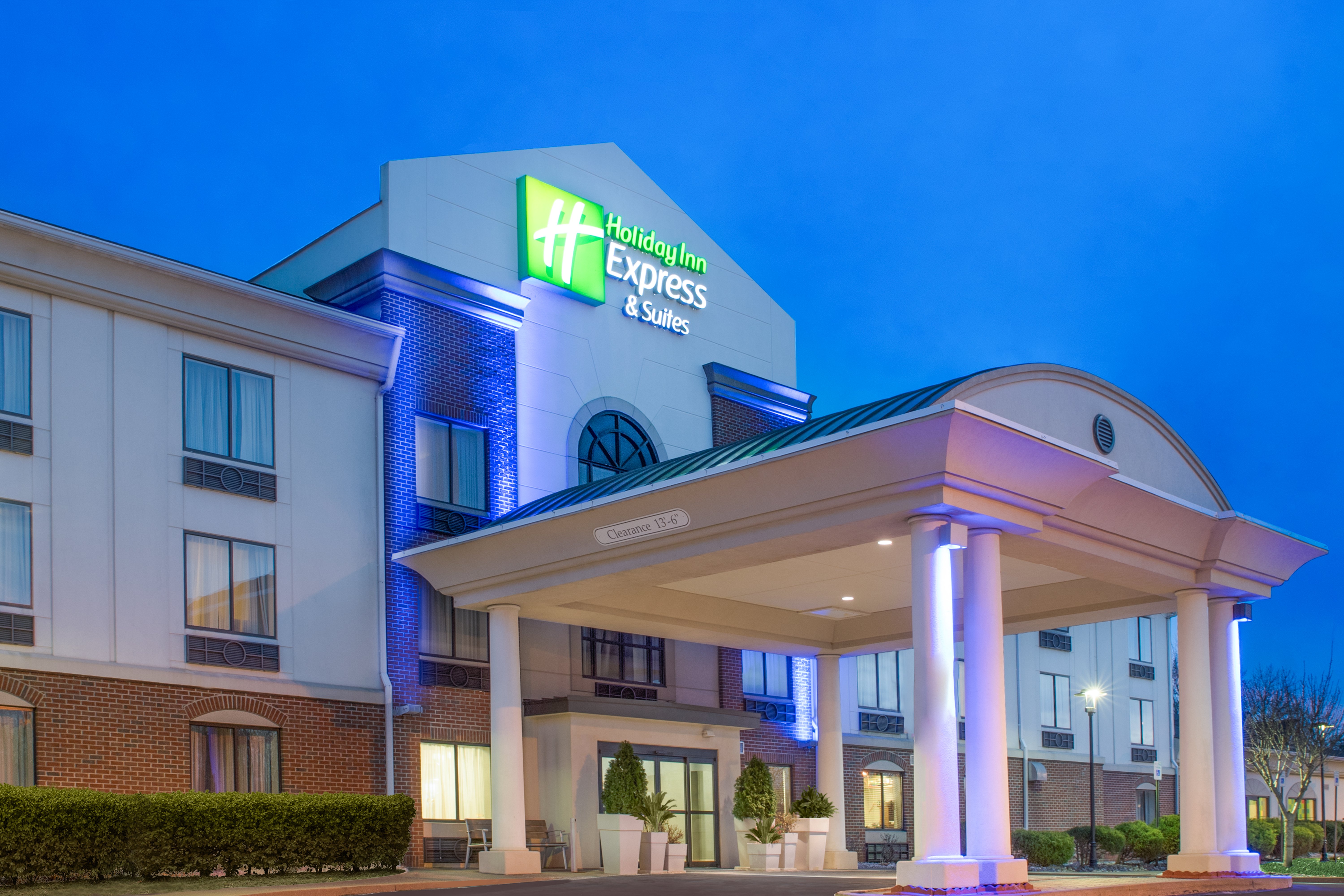 Holiday Inn Express Hotel Suites Easton 2/63