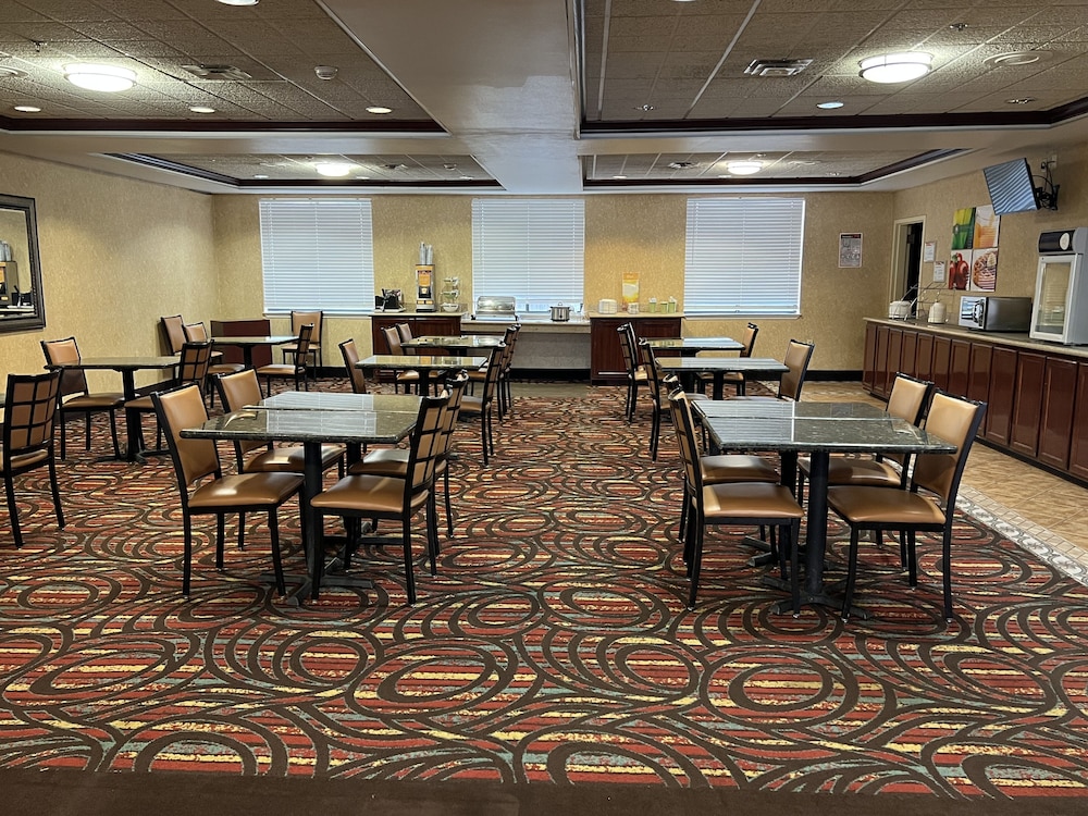 Quality Suites Midland North Loop 250 49/63