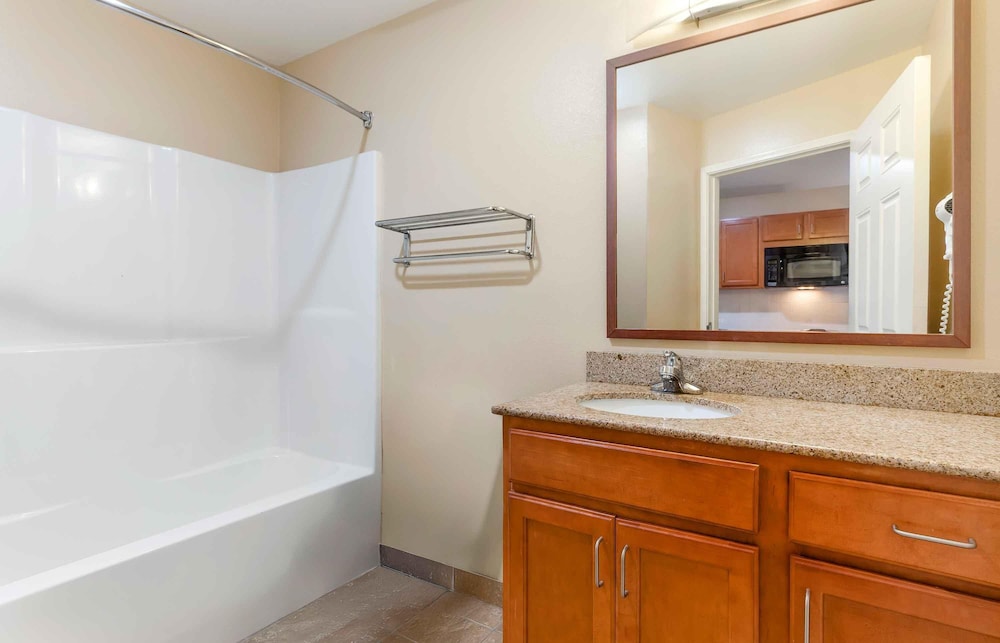 استوديو بسرير كوين، Extended Stay America Suites - McAlester - Hwy 69 9/9