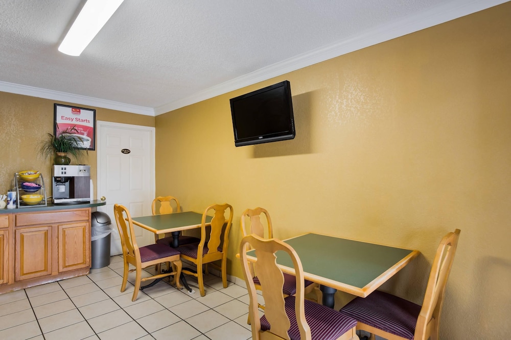 Econo Lodge Williamsburg Historic Area 31/37