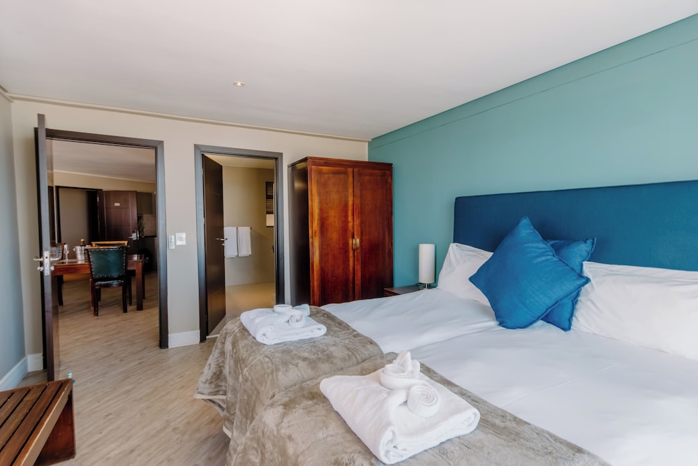 LUXURY, APARTMENT, KING BED