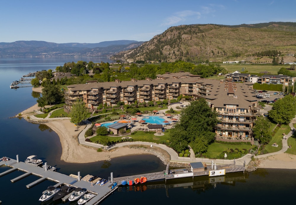 The Cove Lakeside Resort 62/68