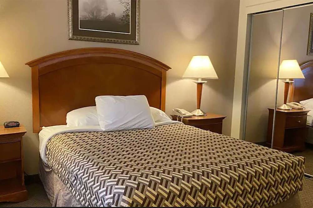 A Riverside Inn Travelodge by Wyndham 29/55