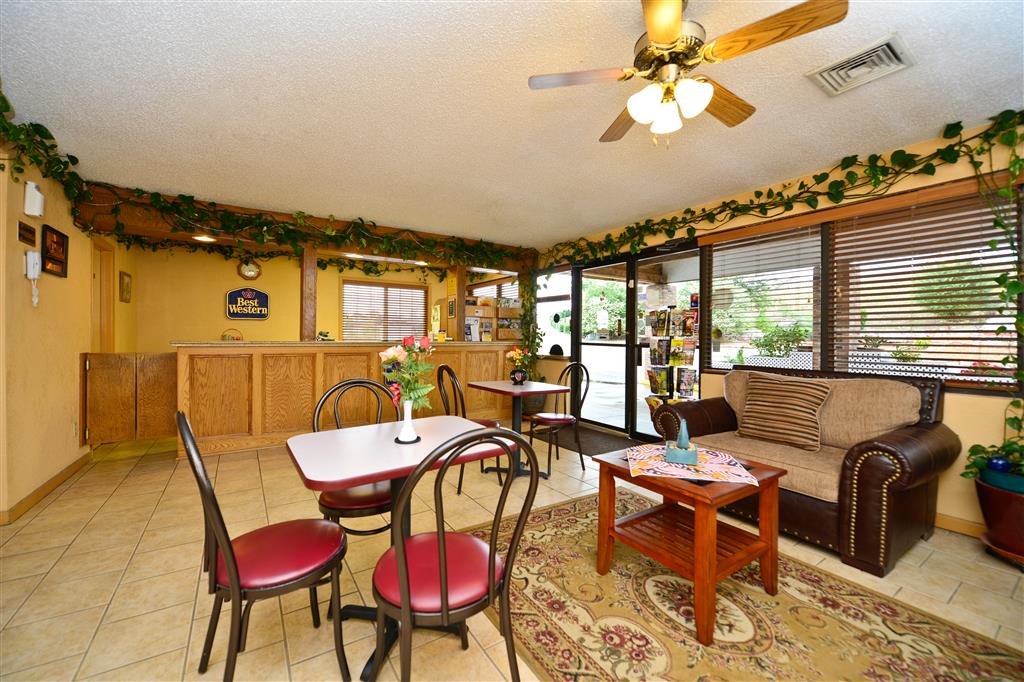 Hardy Village Inn 17/25