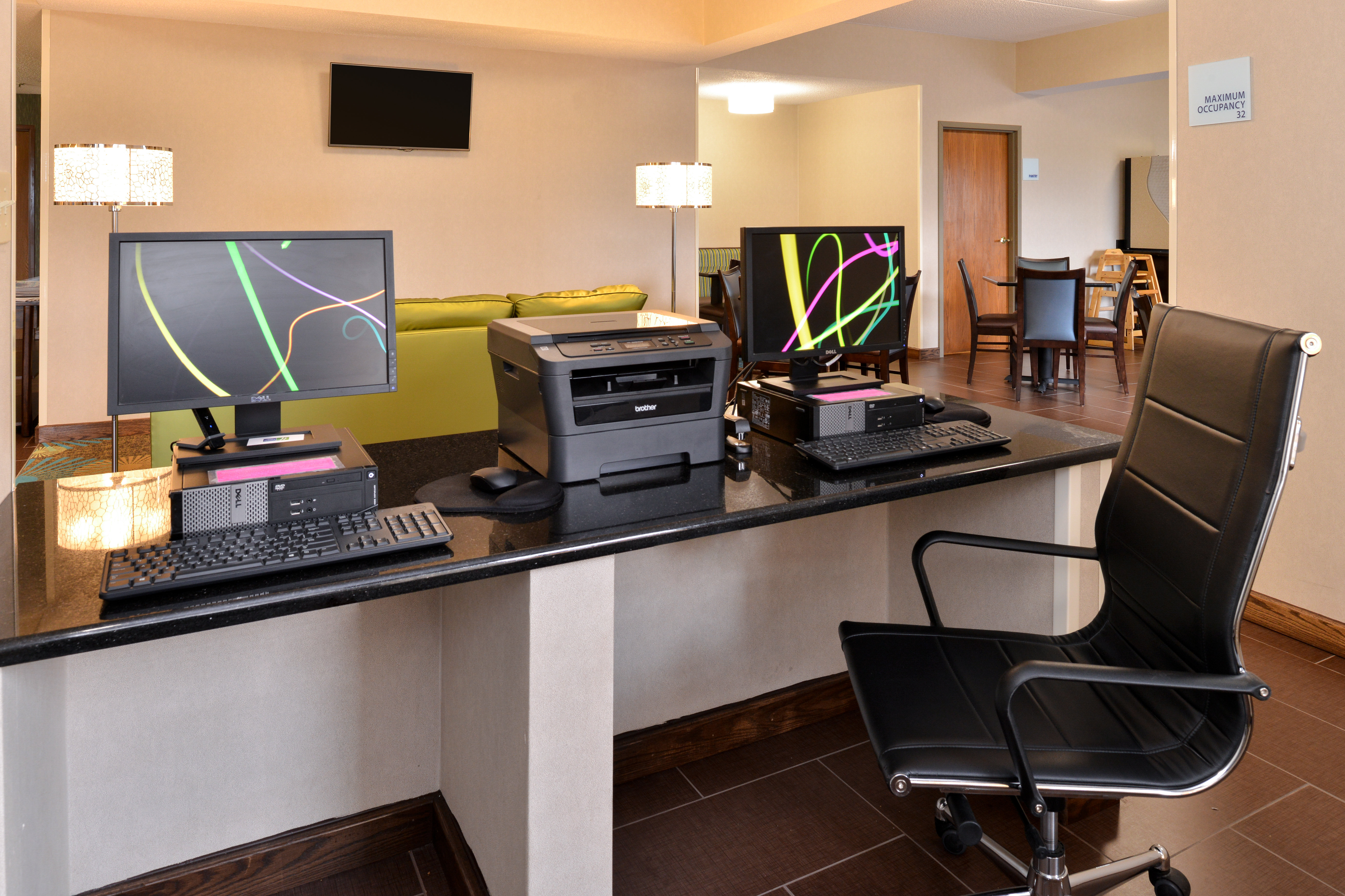 Holiday Inn Express Hotel Suites Saint Marys 14/15