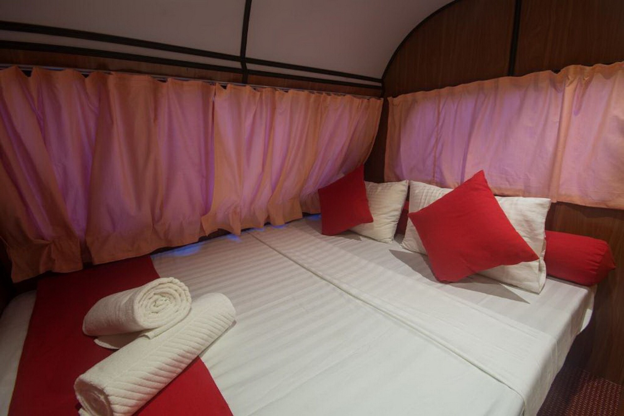 DOUBLE BED