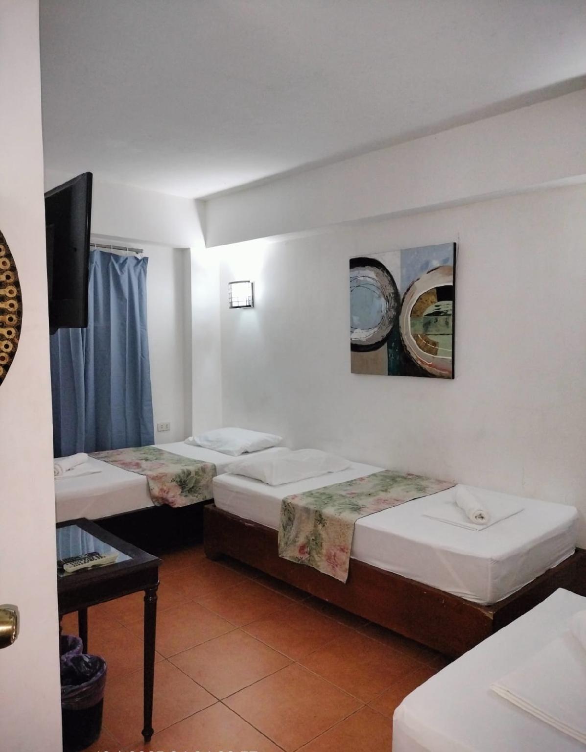 Room, Triple, 3 Beds, Private Bathroom
