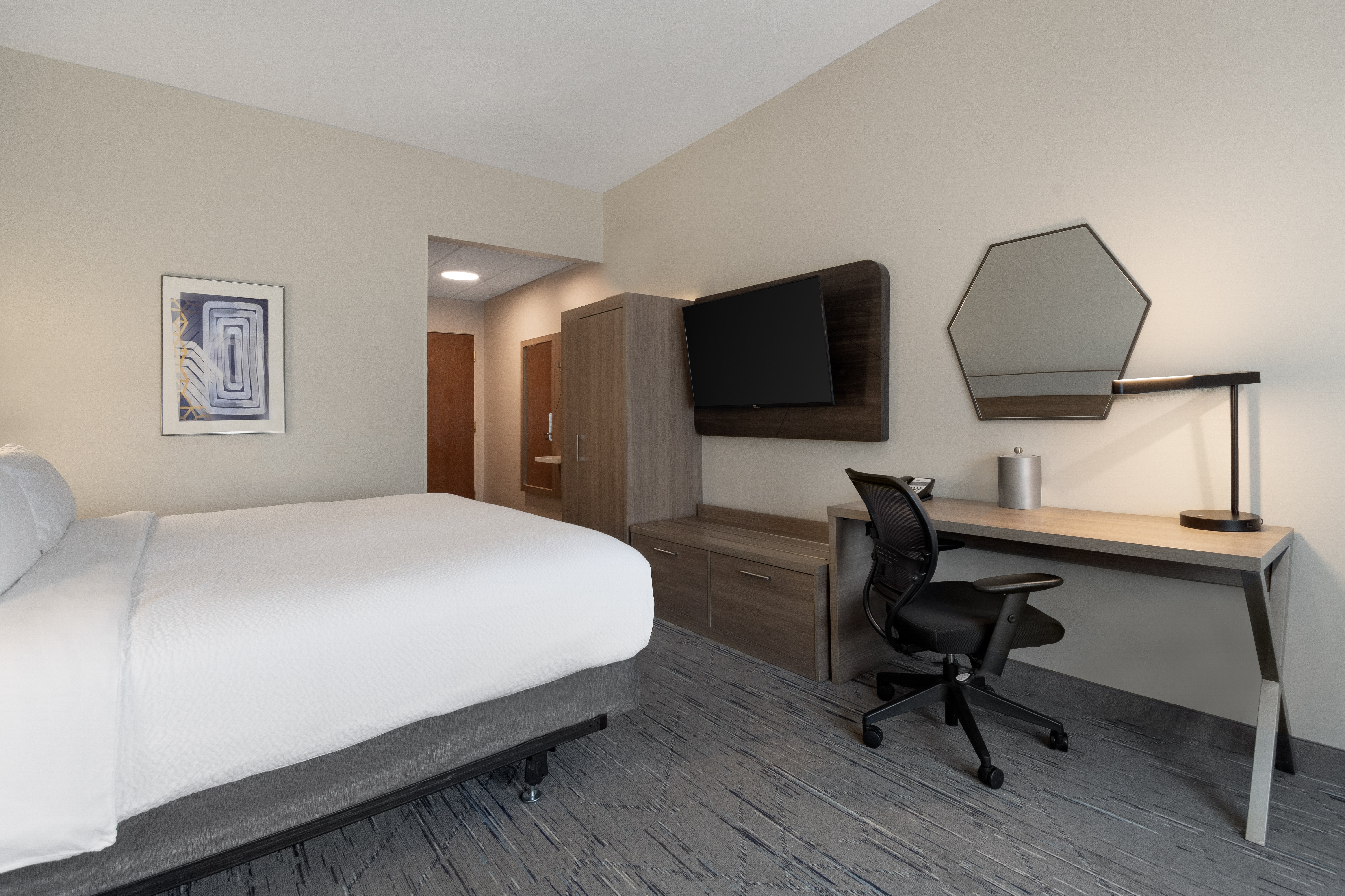 Holiday Inn Express Hotel Suites Saginaw 35/76