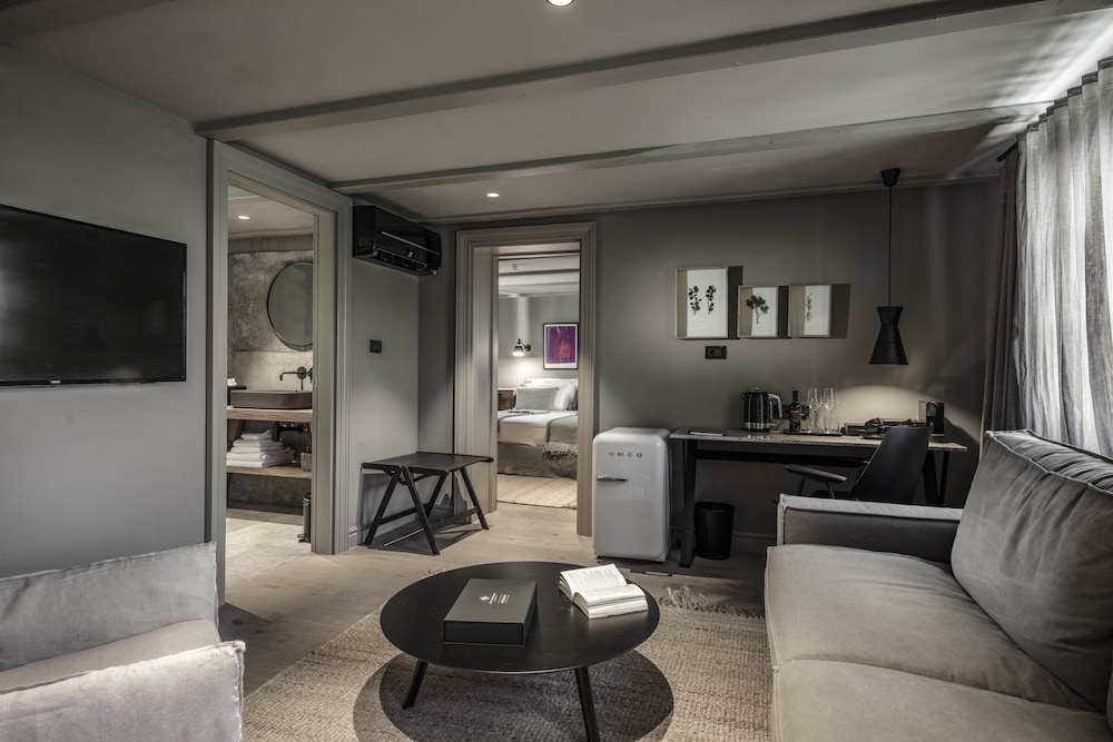 San Canzian Hotel & Residences 46/78