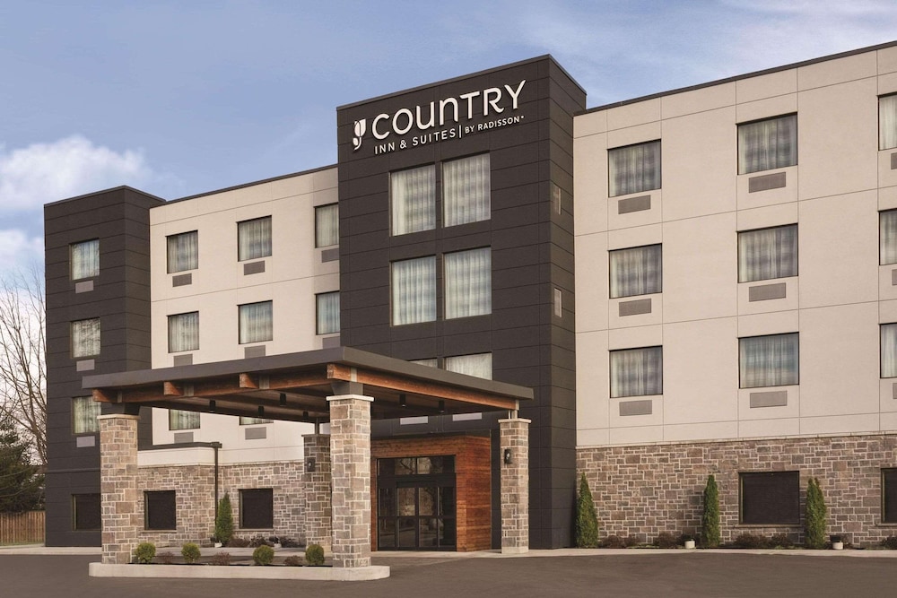 Country Inn and Suites By Radisson Belleville ON 2/49