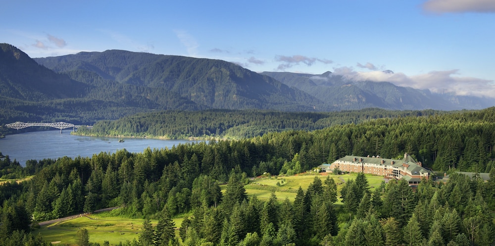 Skamania Lodge - Destination Hotels & Resorts 68/72