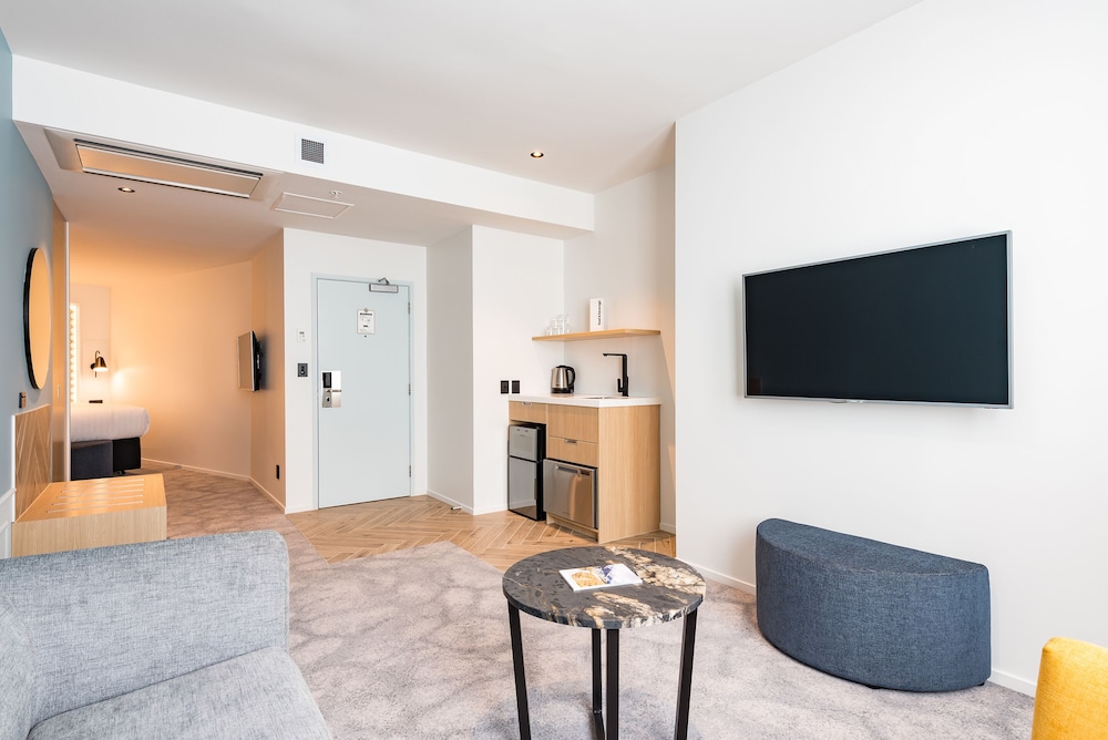 Legacy Airedale Hotel Auckland 46/67