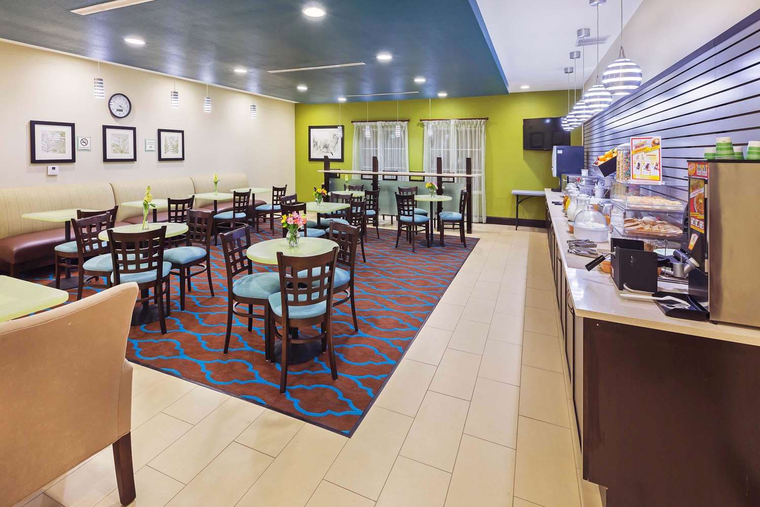restaurant cafeteria