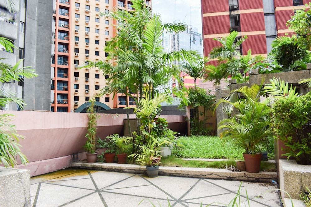 Sunette Tower Suites Makati City Center 6/75