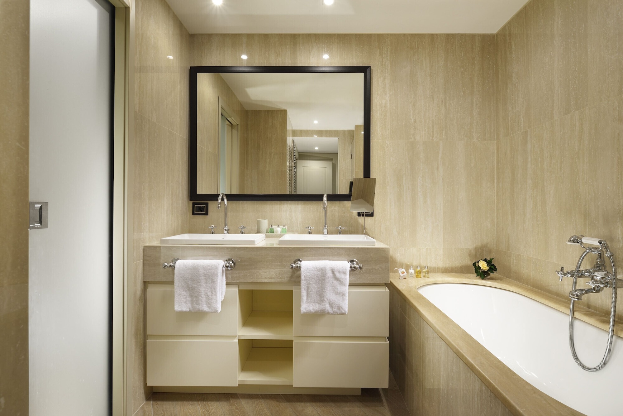 CLASSIC, STUDIO, SUITE