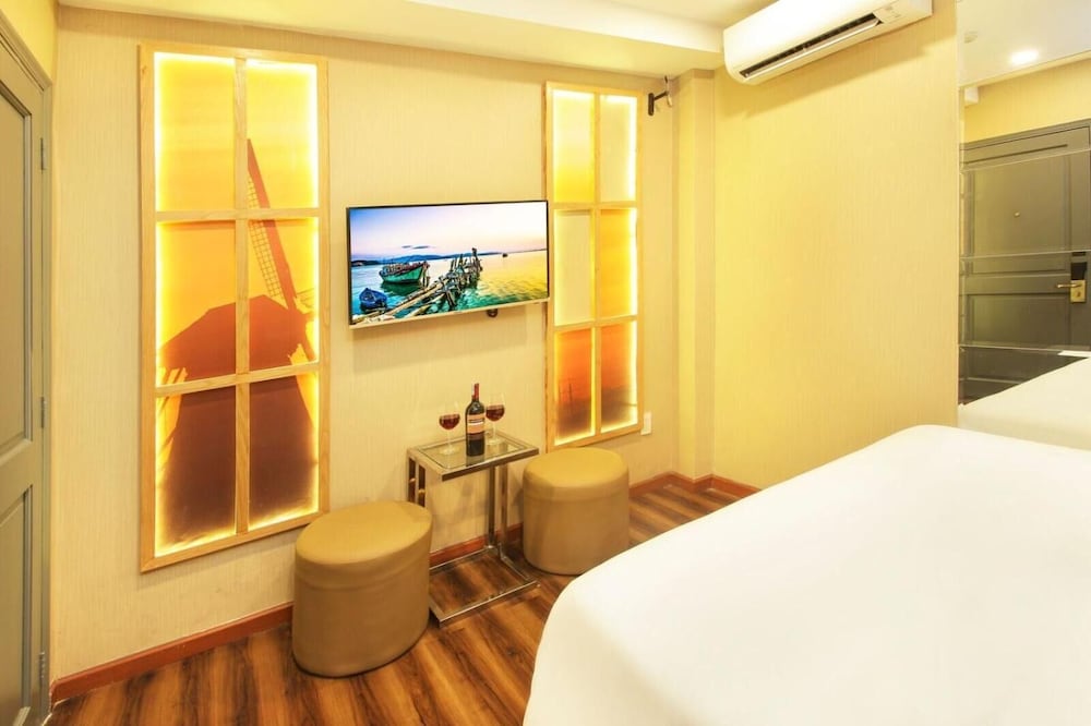 Cupid 2 Hotel 40/67