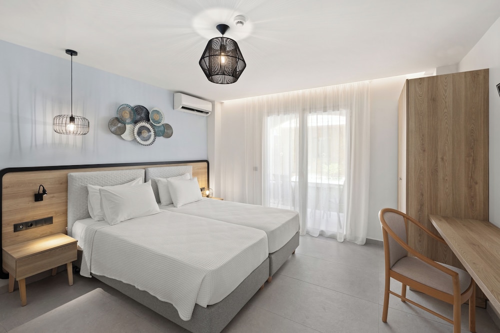 DOUBLE ROOM SUPERIOR GARDEN VIEW