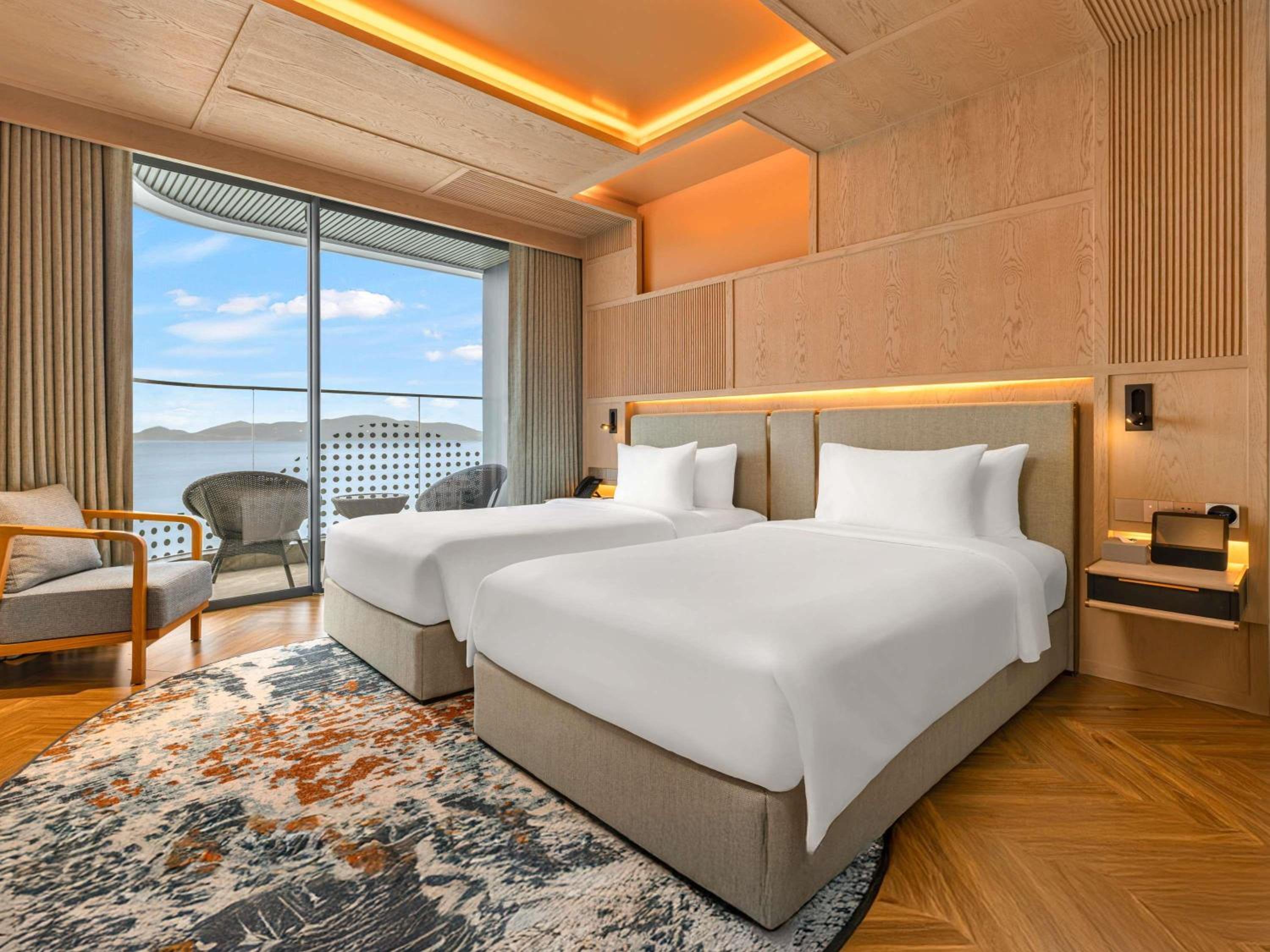 DELUXE, TWIN BEDS, SEA VIEW