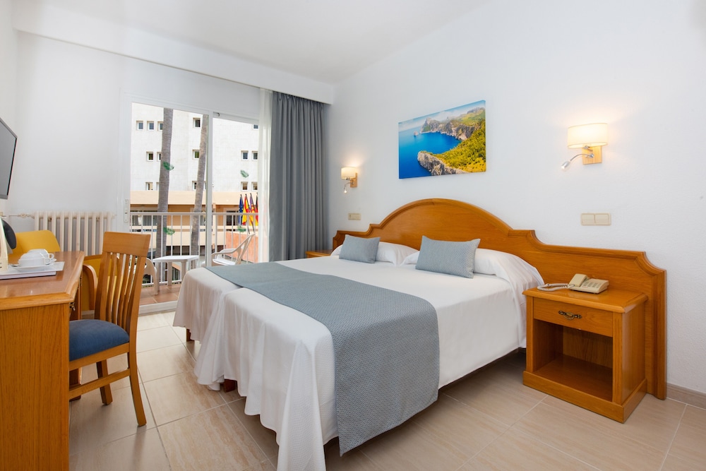 Standard, Single, Double Bed, Pool View, Balcony