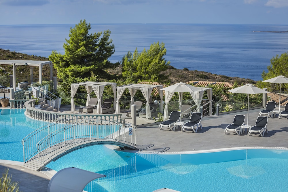 Dionysos Village Resort 20/50