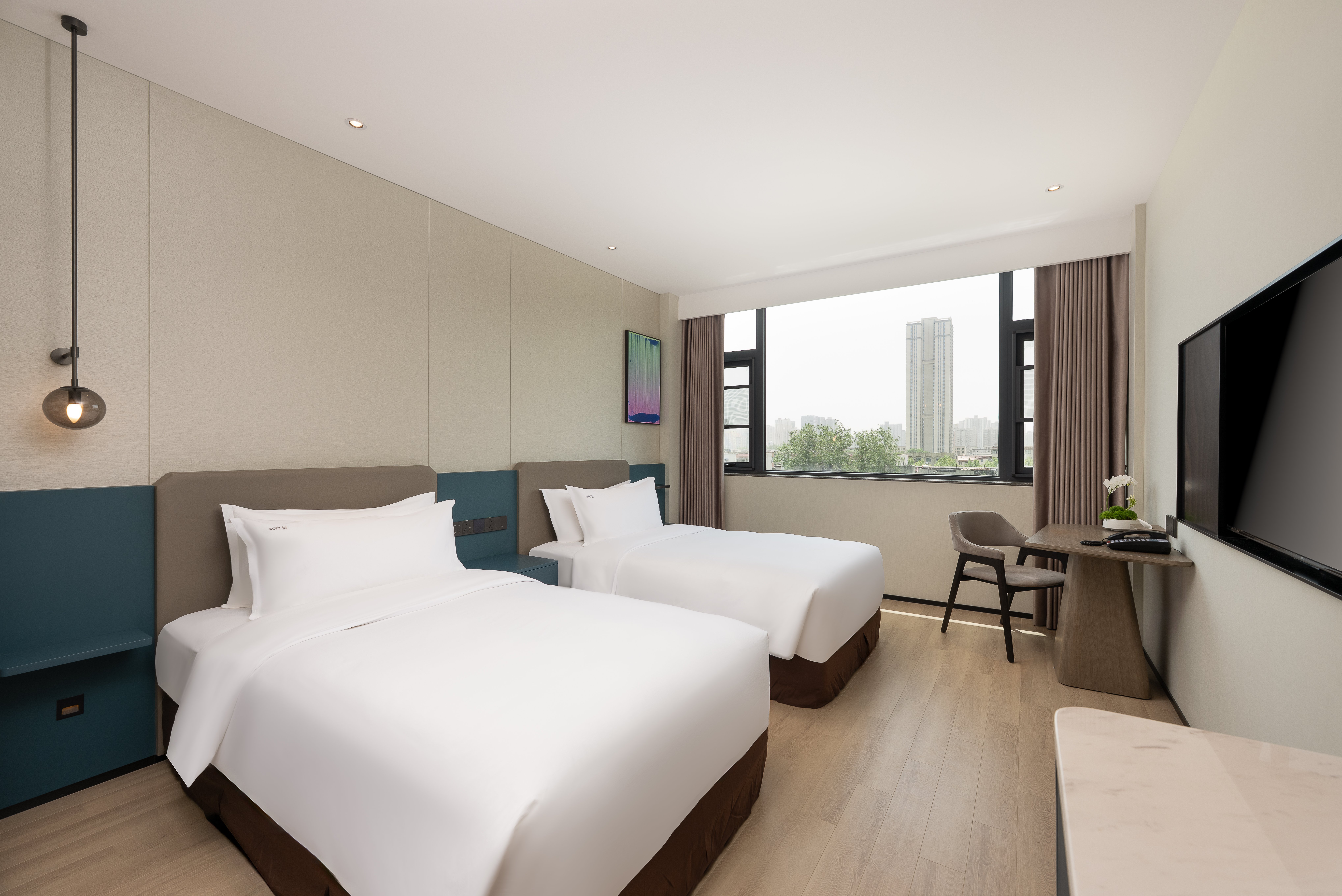 Standard, Twin Beds, East Wing 2/3